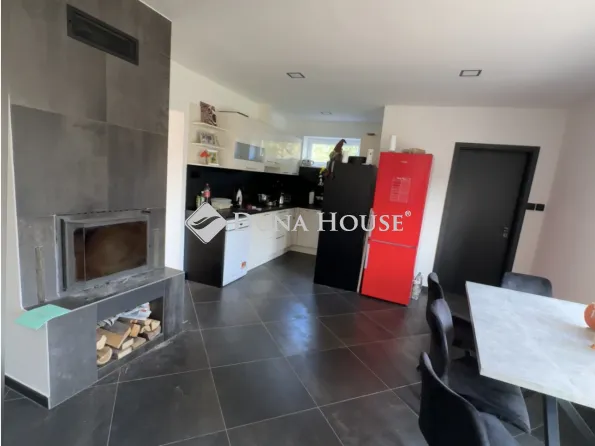 Eladó ház Újrónafő 98 nm