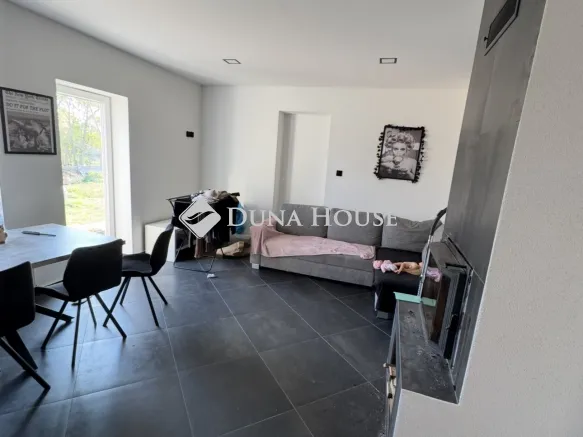 Eladó ház Újrónafő 98 nm