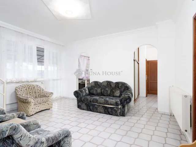 Eladó ház Máriakálnok 270 nm