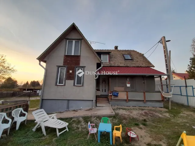 Eladó ház Tét 90 nm