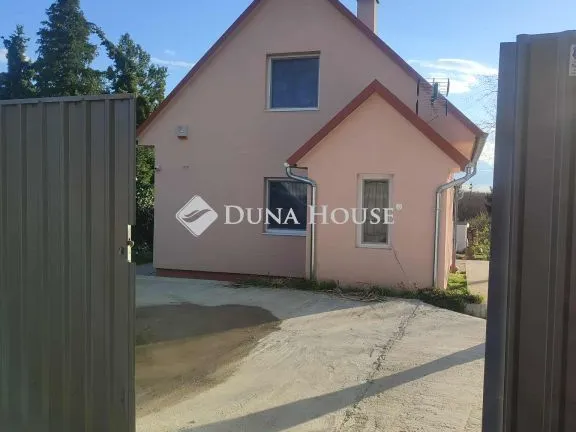 Eladó ház Tét 78 nm