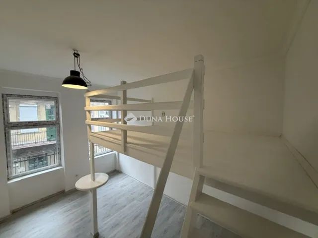 Eladó lakás Budapest VI. kerület 28 nm