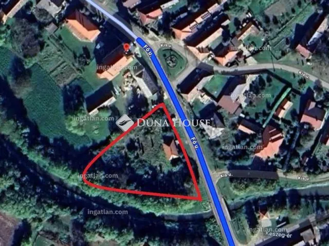 Eladó telek Markotabödöge 2600 nm