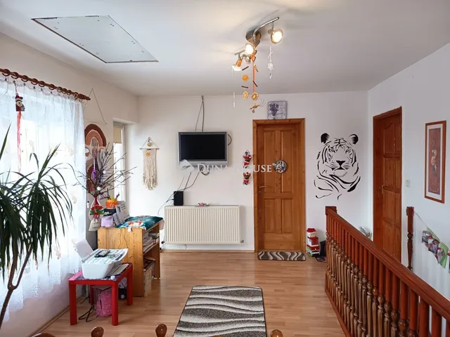 Eladó ház Újkér 123 nm