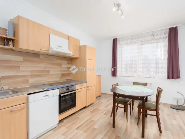 Eladó ház Bezenye 139 nm