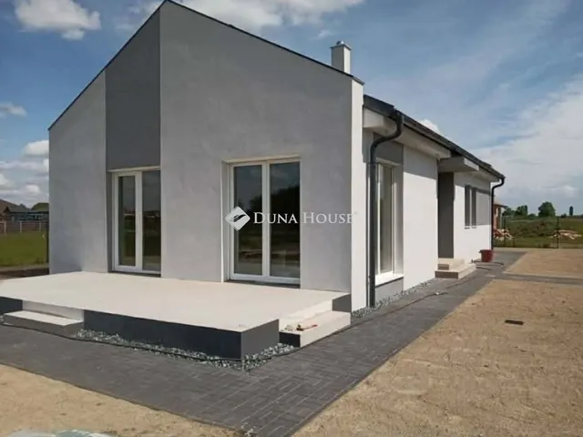 Eladó ház Veszkény 124 nm