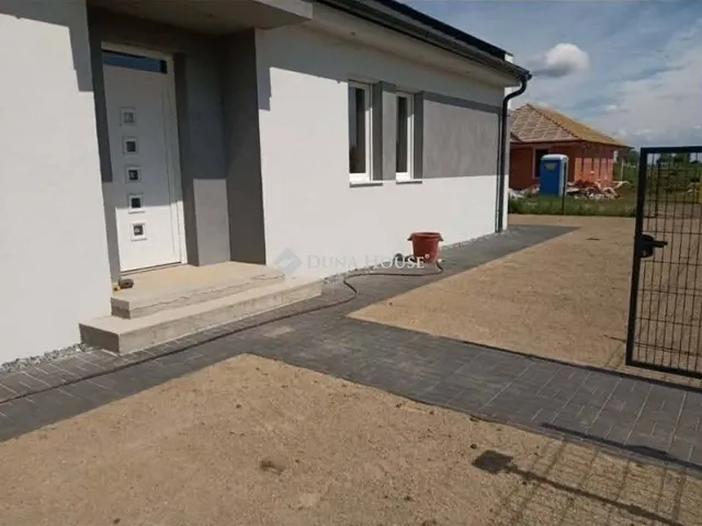 Eladó ház Veszkény 124 nm