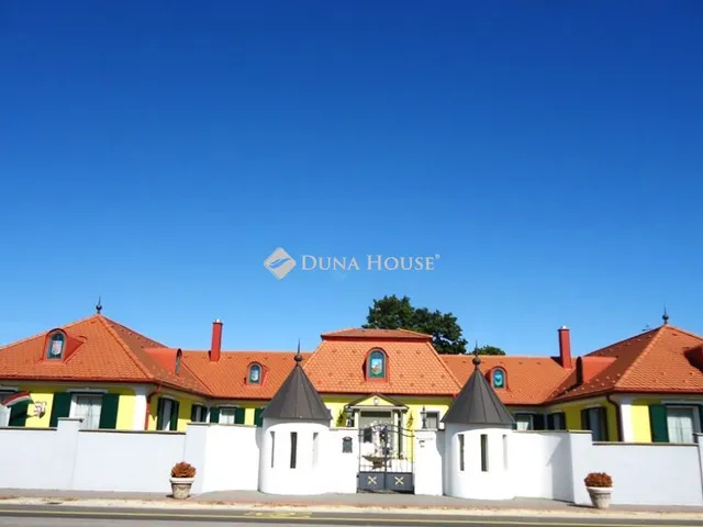 Eladó ház Jánossomorja 399 nm