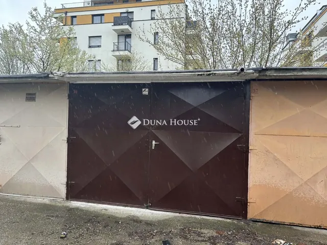 Eladó kereskedelmi és ipari ingatlan Mosonmagyaróvár 15 nm