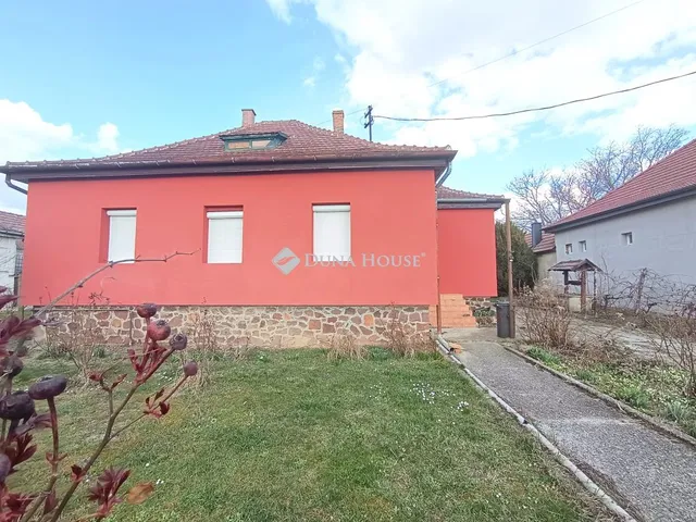 Eladó ház Zsira 110 nm