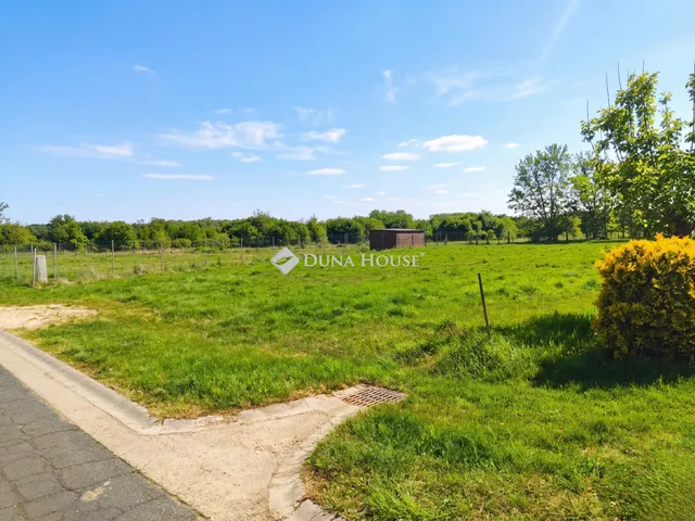 Eladó telek Fertőszéplak 1158 nm