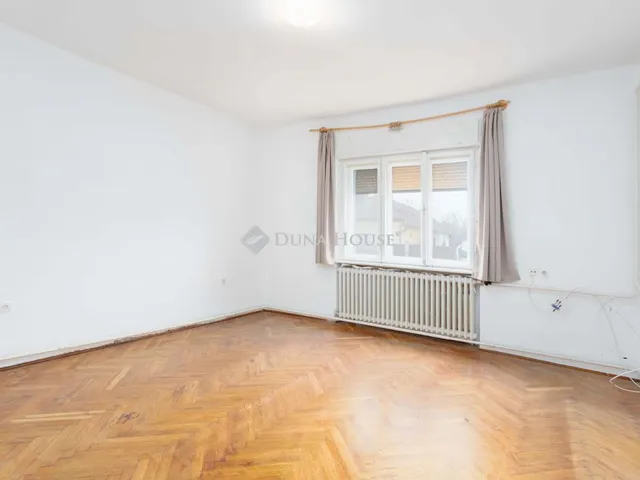 Eladó ház Tét 90 nm