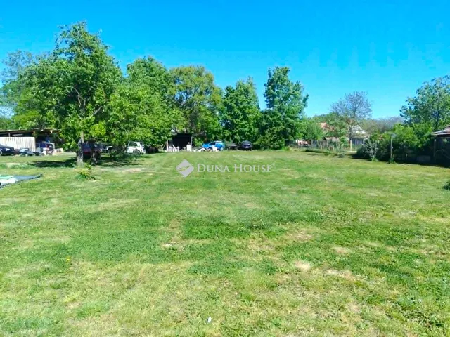 Eladó telek Kisfalud 1054 nm