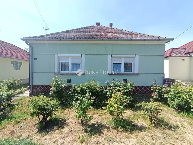 Eladó ház Pinnye 89 nm