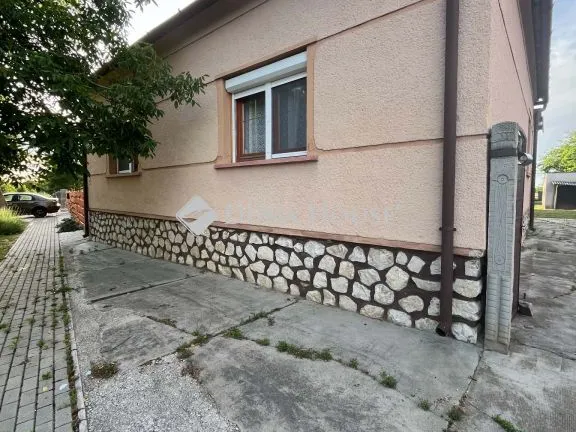 Eladó ház Pusztacsalád 130 nm