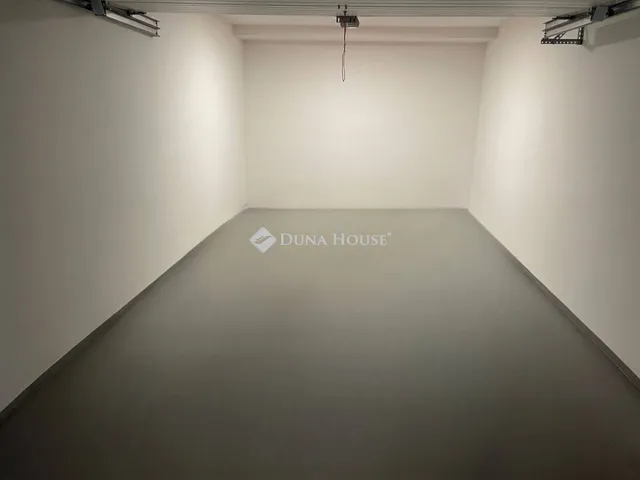 Eladó garázs Győr 16 nm