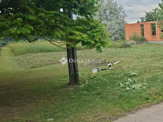 Eladó telek Kulcs 1018 nm
