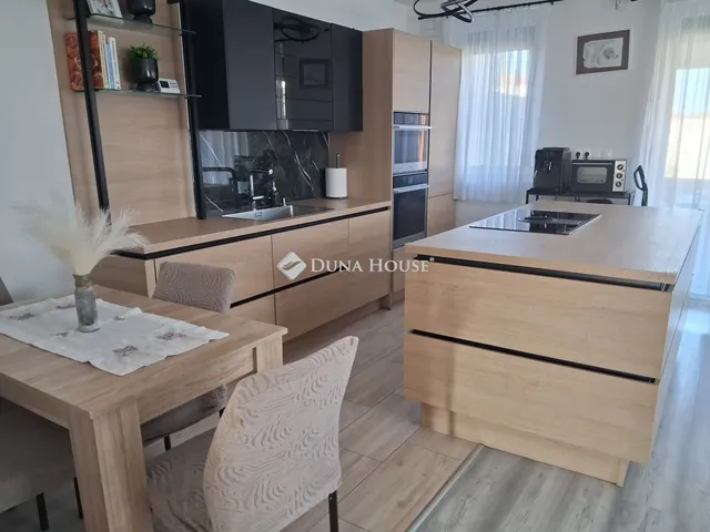 Eladó ház Levél 114 nm
