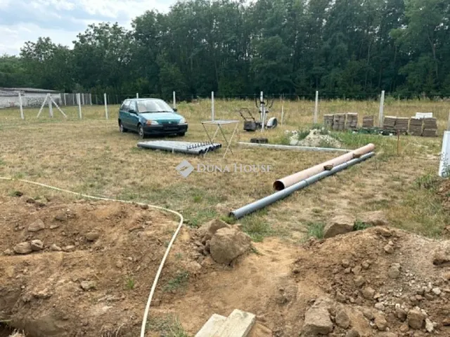 Eladó telek Szerecseny 910 nm