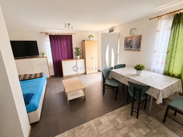 Eladó nyaraló Győr 30 nm