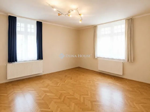Eladó lakás Sopron 77 nm