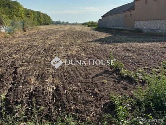 Eladó telek Babót 3606 nm