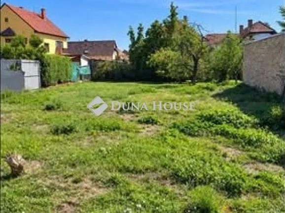 Eladó telek Győr 640 nm