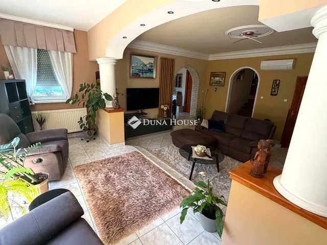 Eladó ház Dunaszeg 175 nm