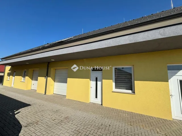 Eladó kereskedelmi és ipari ingatlan Máriakálnok 409 nm