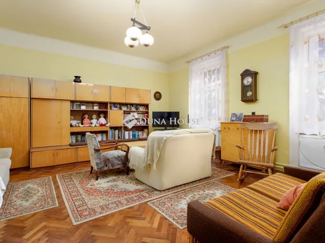 Eladó lakás Mosonmagyaróvár, Határőr utca 108 nm