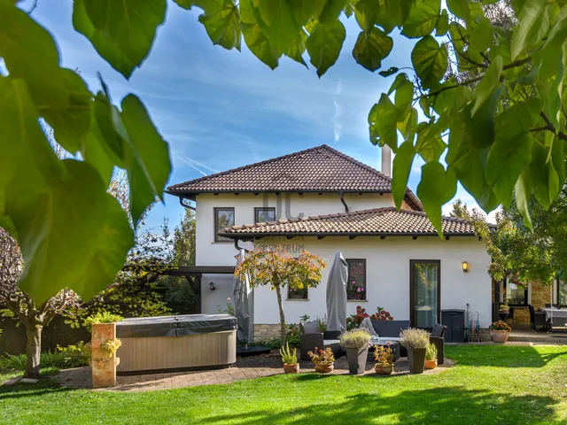 Eladó ház Sopron, Ágfalvi úti lakópark 235 nm