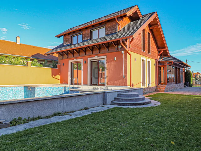 Eladó ház Kópháza 257 nm