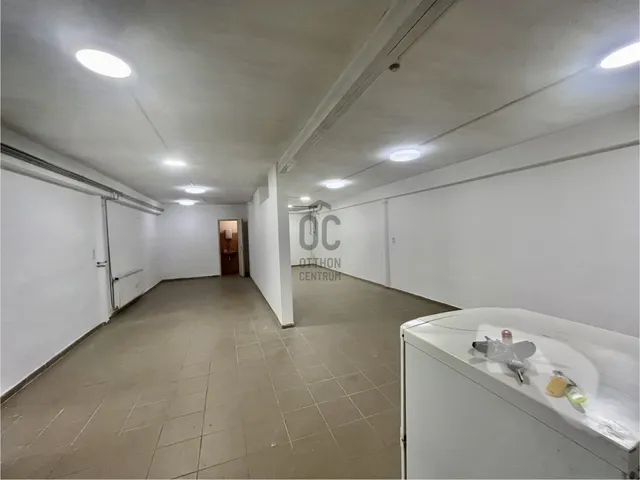 Kiadó kereskedelmi és ipari ingatlan Sopron, Nyugati iparterület 70 nm