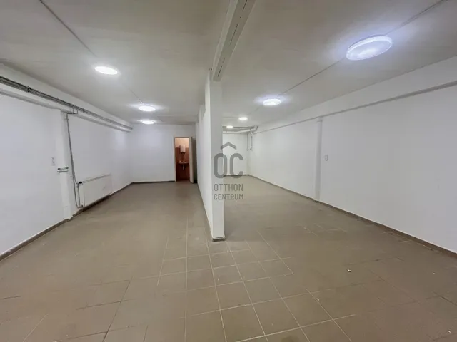 Kiadó kereskedelmi és ipari ingatlan Sopron, Nyugati iparterület 70 nm