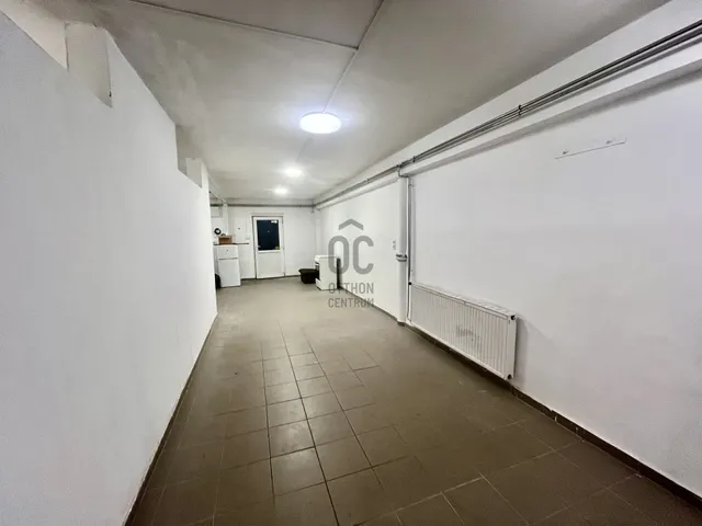 Kiadó kereskedelmi és ipari ingatlan Sopron, Nyugati iparterület 70 nm