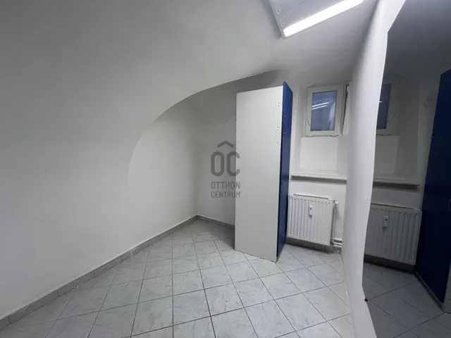 Eladó kereskedelmi és ipari ingatlan Sopron, Belváros 28 nm