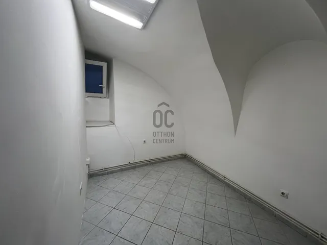 Eladó kereskedelmi és ipari ingatlan Sopron, Belváros 28 nm