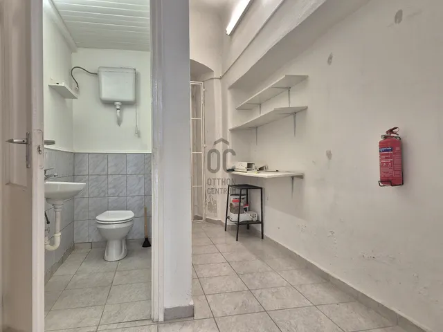 Kiadó kereskedelmi és ipari ingatlan Sopron, Belváros 35 nm