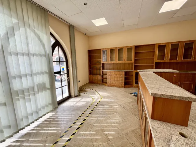 Eladó kereskedelmi és ipari ingatlan Sopron 35 nm