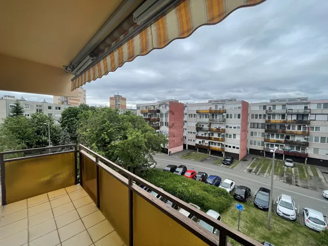 Eladó lakás Sopron, Jereván-lakótelep 64 nm