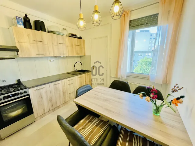 Eladó lakás Sopron, Jereván-lakótelep 64 nm