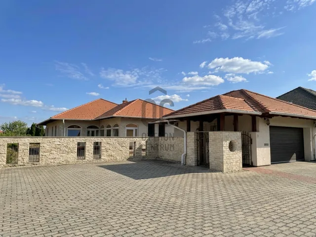 Eladó ház Lövő 220 nm
