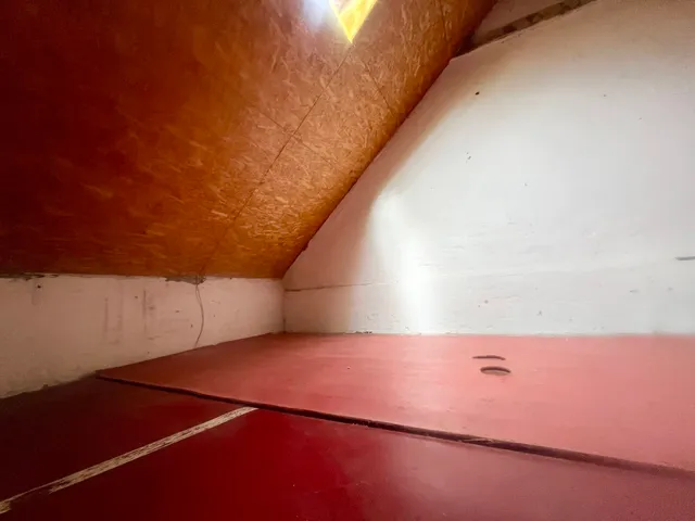 Eladó garázs Gyula 18 nm