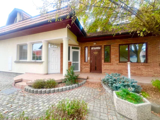 Eladó ház Gyula 260 nm