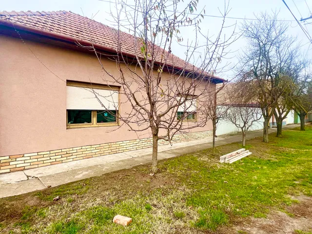 Eladó ház Nagyér 180 nm