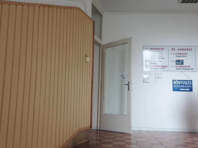 Eladó kereskedelmi és ipari ingatlan Kaposvár 21 nm