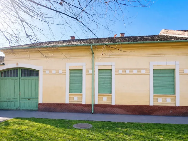 Eladó ház Orosháza 268 nm