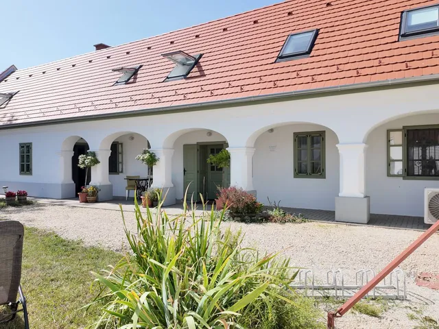 Eladó ház Hegykő 225 nm