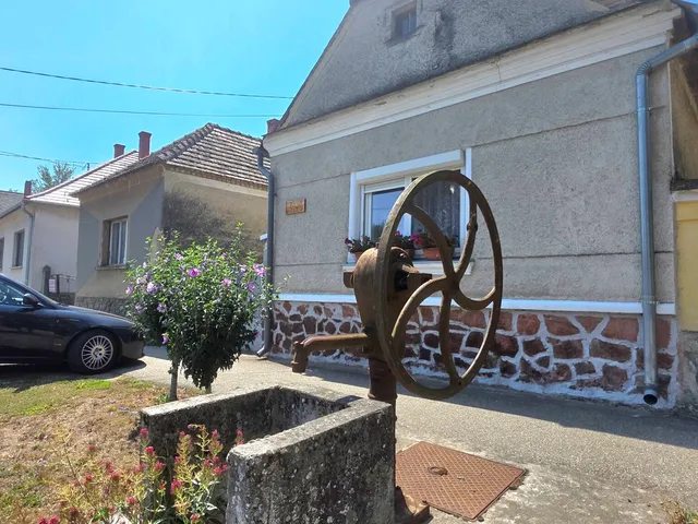 Eladó ház Szakony 60 nm