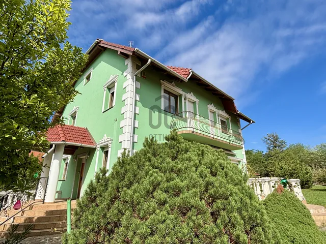 Eladó ház Isaszeg 193 nm